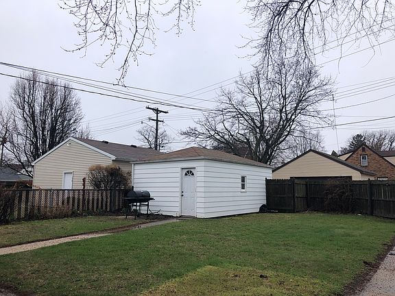 3rd image of 2424 Erie St