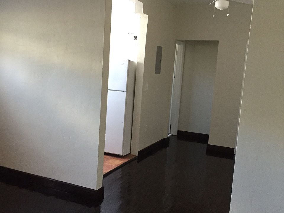 1st image of 960 Jefferson Ave APT 2