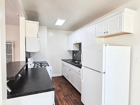 4th image of 4390 Temecula St APT 5