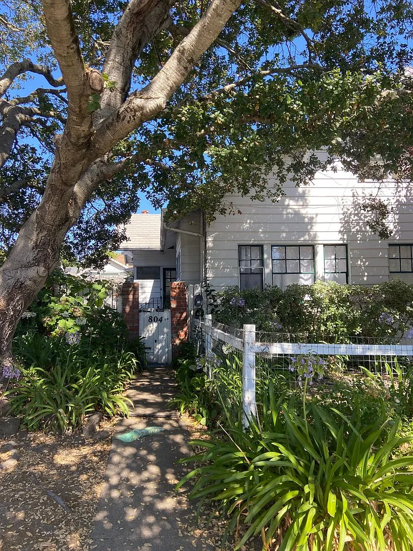 800 B Street — Photo 1
