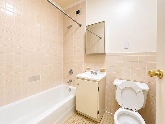 4th image of 601 Marcy Ave APT 5B