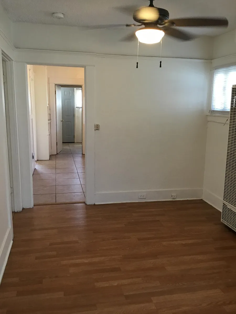 Living room - 5225 S Hoover St