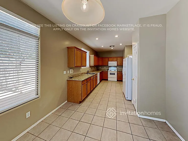 2510 E Browning Pl — Photo 6