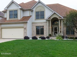 873 Tipperary St, Gilberts, IL 60136