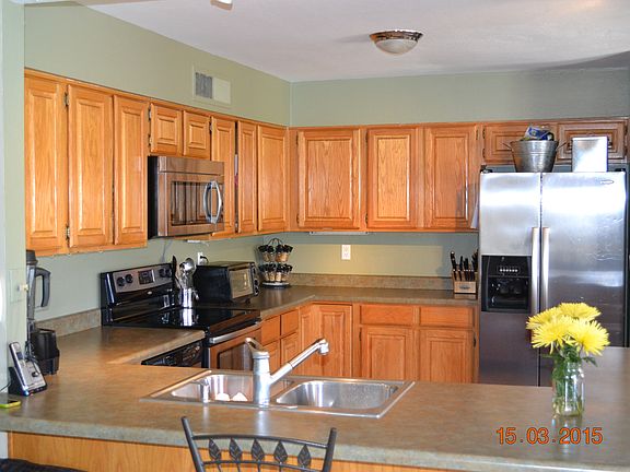 4th image of 812 W Port Royale Ln