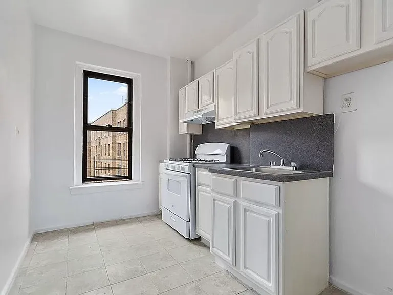 40 Sherman Ave #A4 — Photo 3