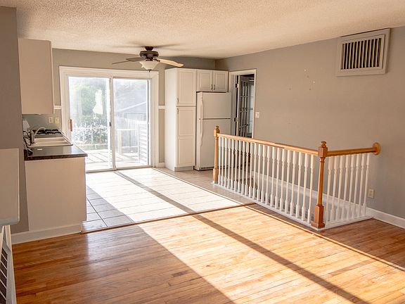 3rd image of 2703 Cedar Heights Dr