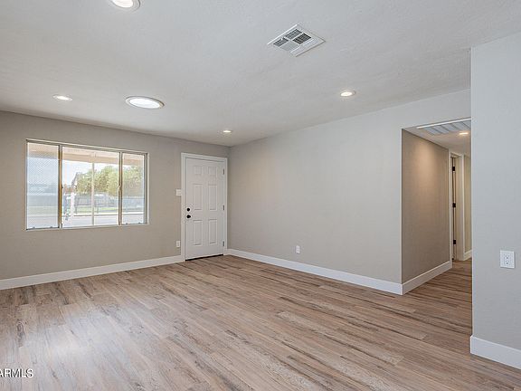5th image of 3432 W MONTEBELLO Avenue