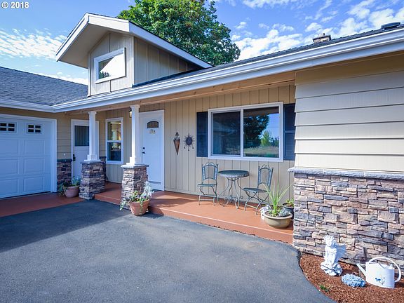2nd image of 20418 NE 189th St