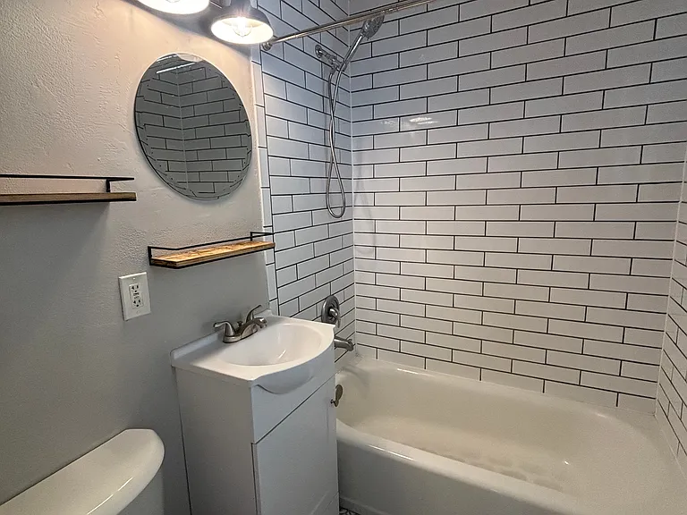 918 24th Ave N #12 — Photo 13