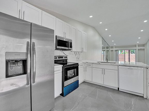2nd image of 4485 Treasure Cove Dr