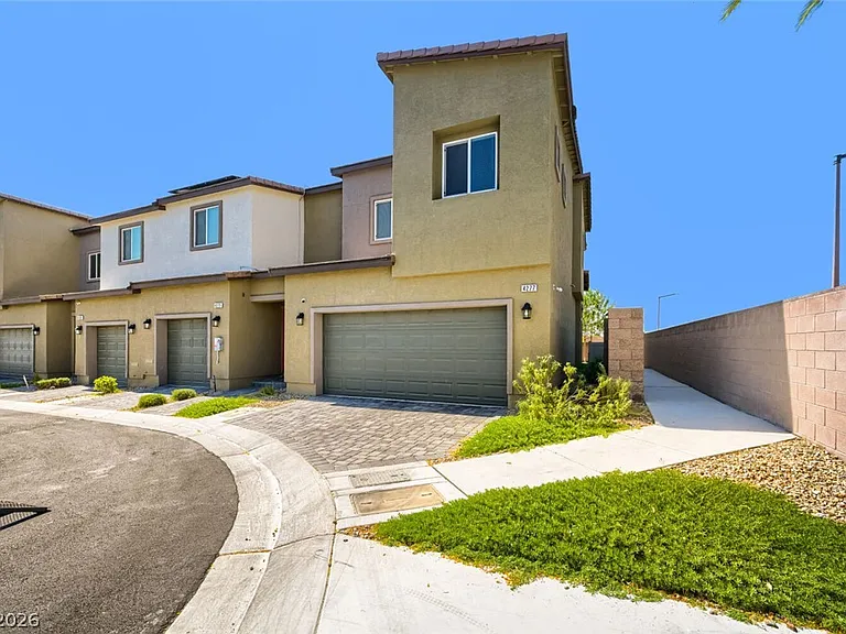 4277 Venus Falls Ave — Photo 2