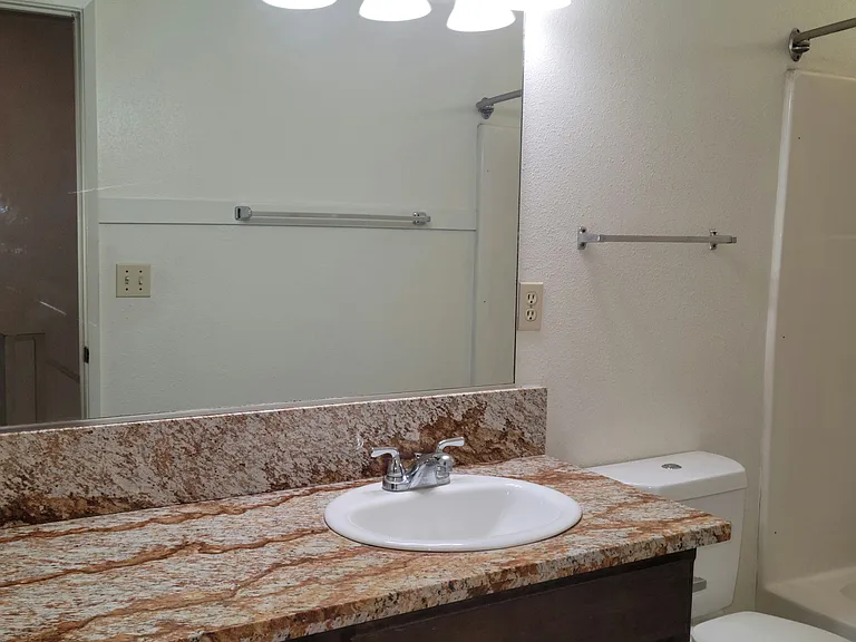 1166 Hobart St #4 — Photo 11