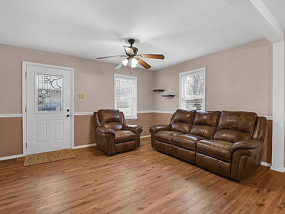 4th image of 3662 High Dr