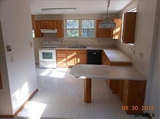 3rd image of 6008 Seward St