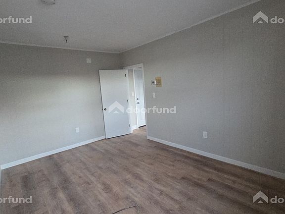 3rd image of 318 Central St APT 8