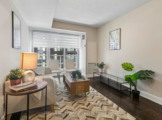 2181 Yonge St #2804, Toronto, ON M4S3H7