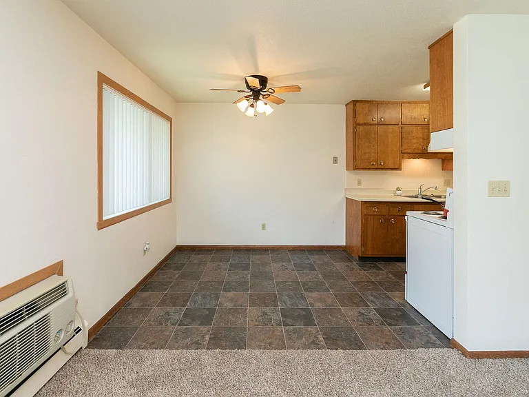 Fargo, ND Islander Apartments | Dining