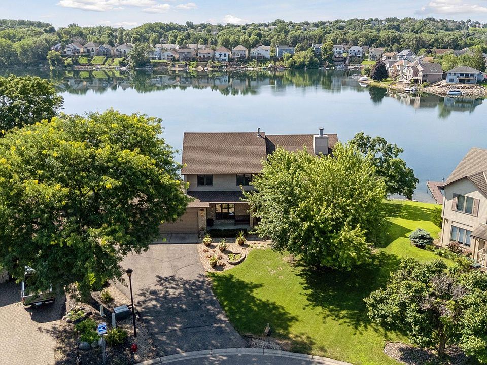 1st image of 15813 Highview Dr