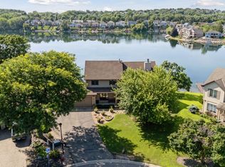 15813 Highview Dr, Apple Valley, MN 55124