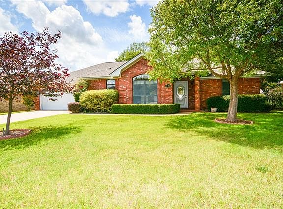4th image of 673 Maplewood Dr