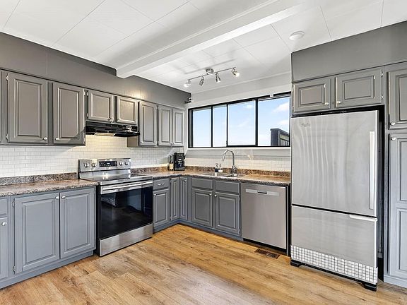 5th image of 4703 Strathern St
