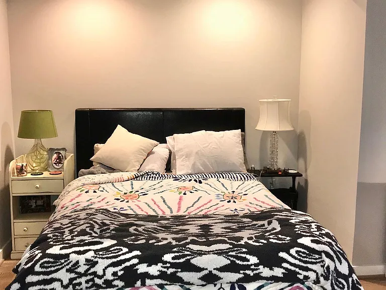 Alcove area for the queen bed