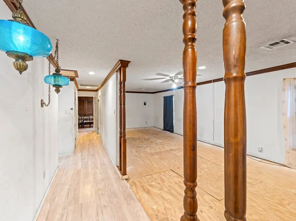 2617 NW Loraine St, Fort Worth, TX 76106