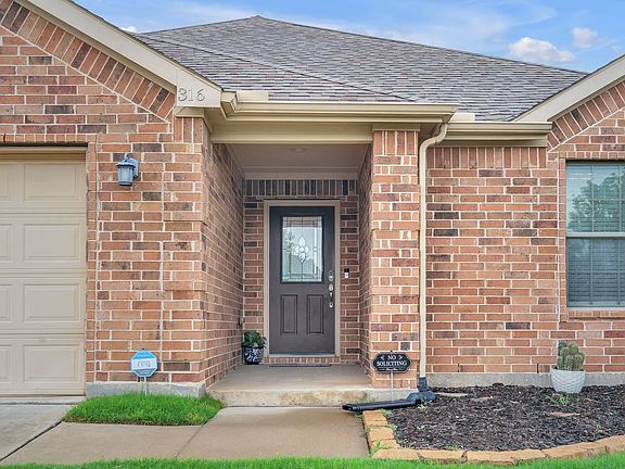 3rd image of 316 Valley Dr