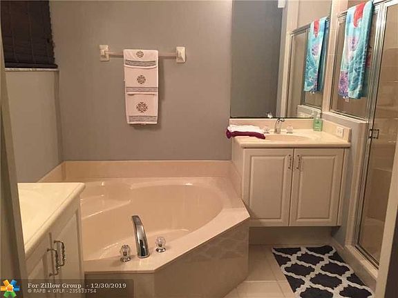 3rd image of 4390 Berkshire Wharf Dr