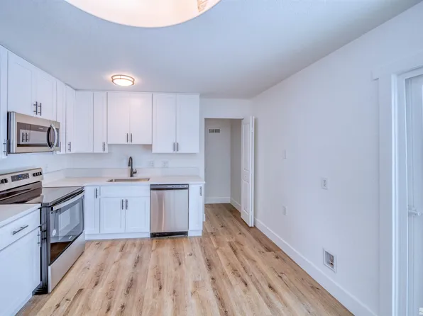 2590 Grose Ln, Sparks, NV 89431