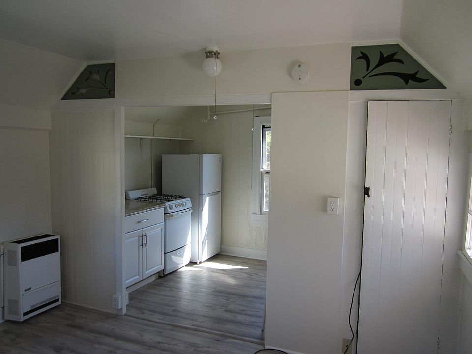 1st image of 1524 Bath St #4