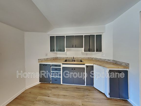 3rd image of 211 W Shannon Ave #3