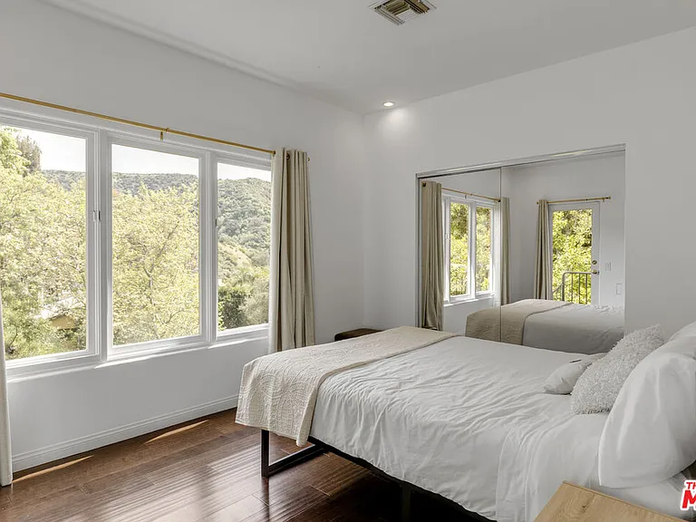 10023 Westwanda Dr — Photo 38