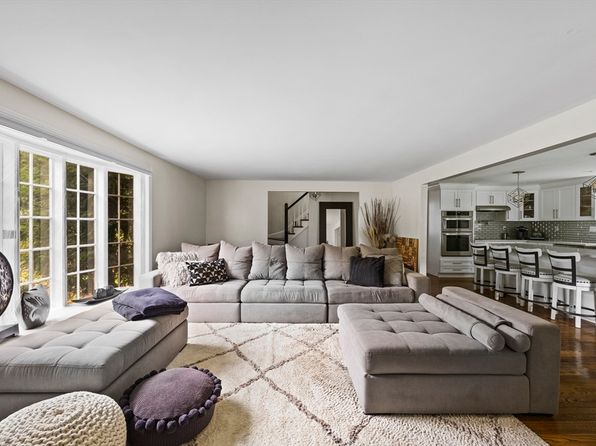 5 Live Oak Dr, South Easton, MA 02375