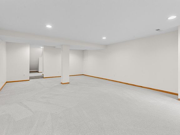 5th image of 3100 Noble Ave N