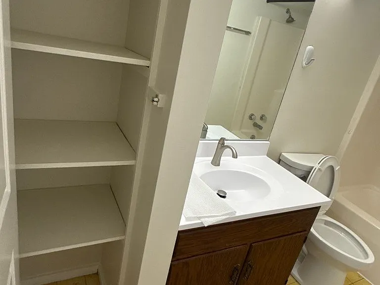 1628 Highlandon Ct #1628 — Photo 7