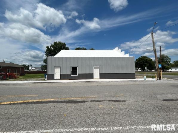 102 W 3rd St, Ina, IL 62846