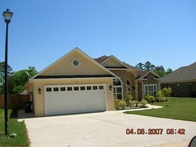 2nd image of 122 Saint Lucia Way