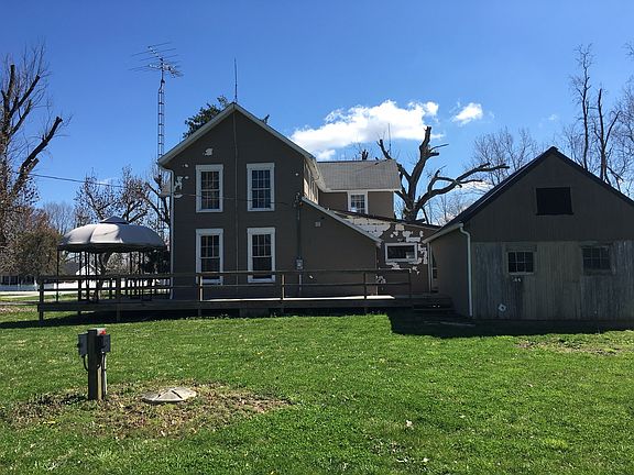 3rd image of 6829 McCoppin Mill Rd