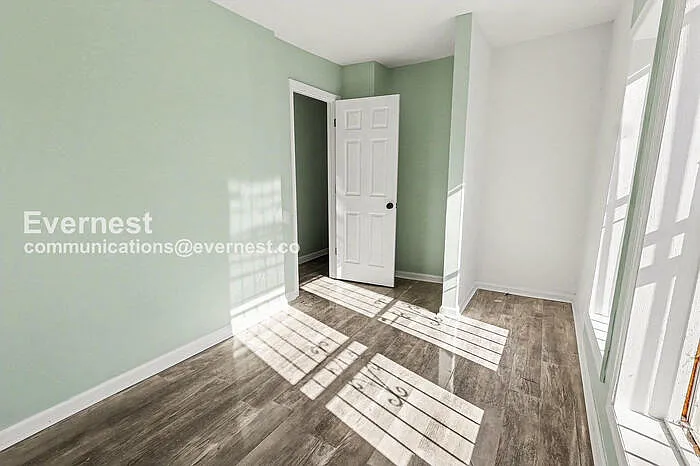 2028 13th St N — Photo 12