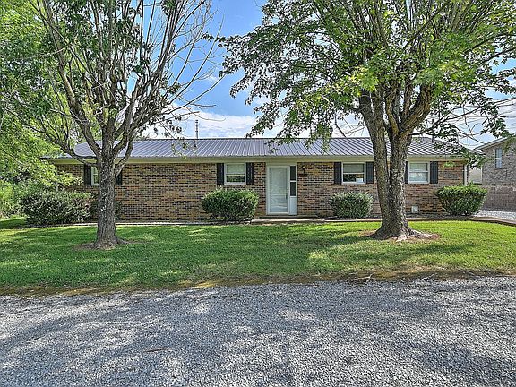 4th image of 3533 Blue Springs Pkwy