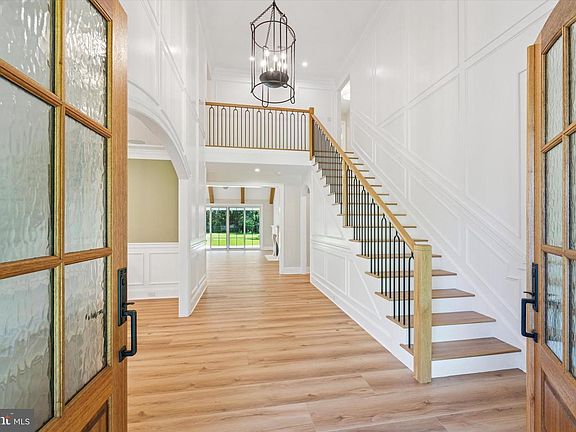 3rd image of 365 Kirk Ln #C6