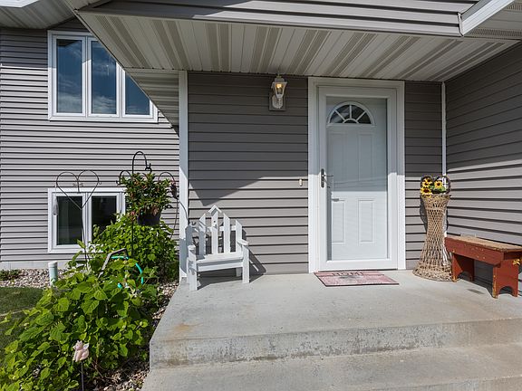 2nd image of 1885 Lakepark Pl
