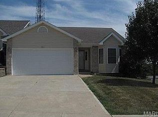 214 Meadowview Dr, Warrenton, MO 63383