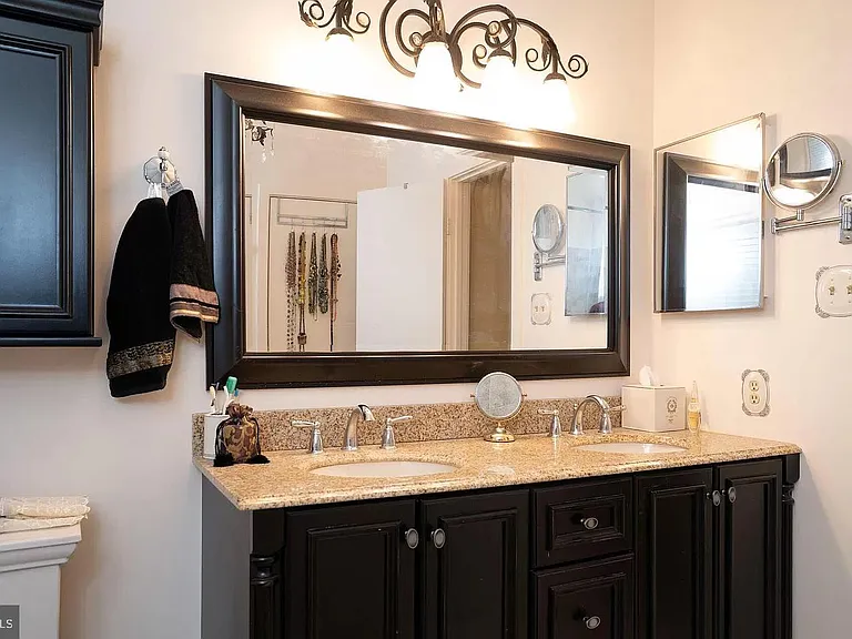 11696 Fox Glen Dr — Photo 27