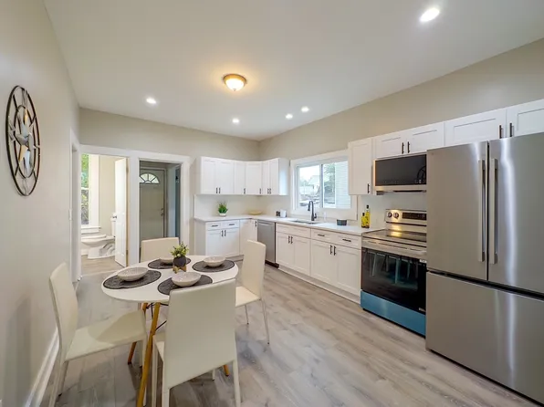 26 Grant St, Springfield, MA 01109