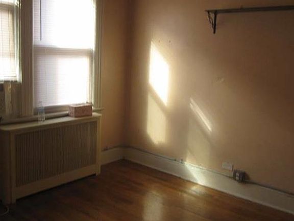 3rd image of 2226 Throop Ave