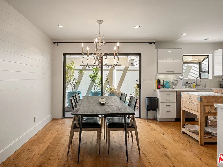 812 16th St #5 — Photo 7