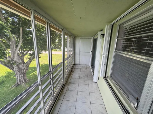 130 Chatham F, West Palm Beach, FL 33417
